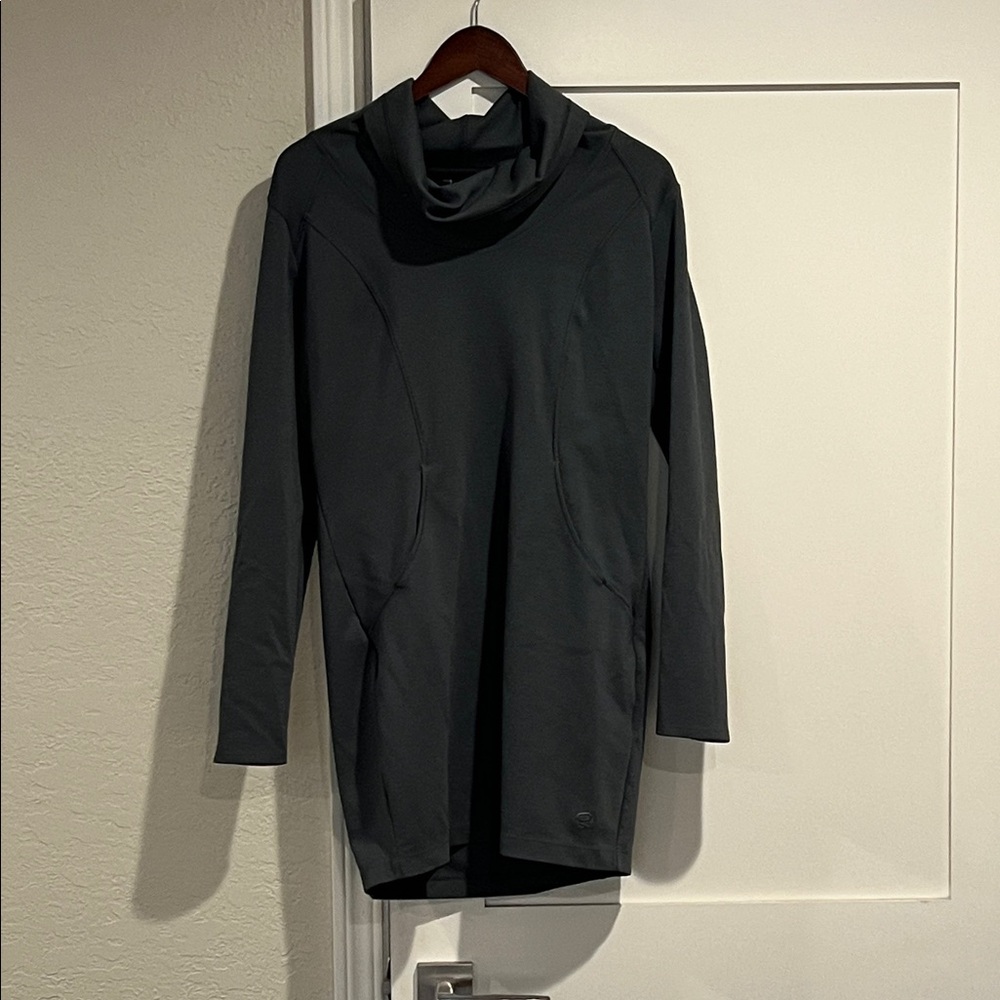 Mountain Hardwear Women's Gray Top
